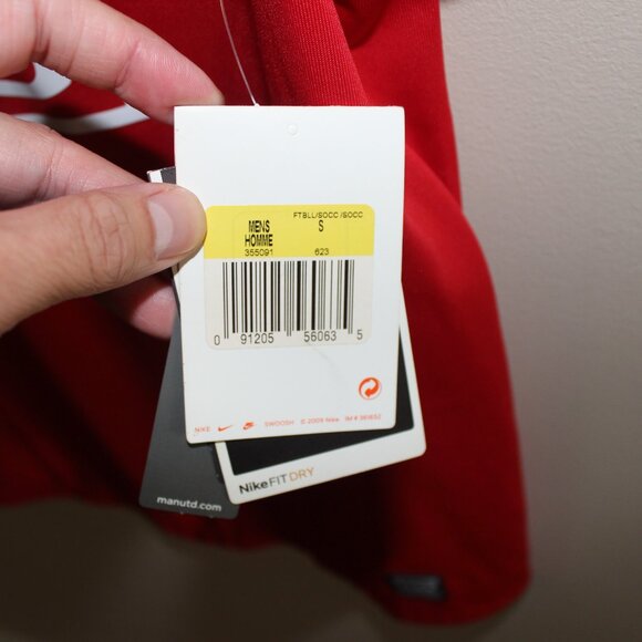 Nike Manchester United 2009-10 home shirt football soccer jersey AIG - Picture 6 of 9